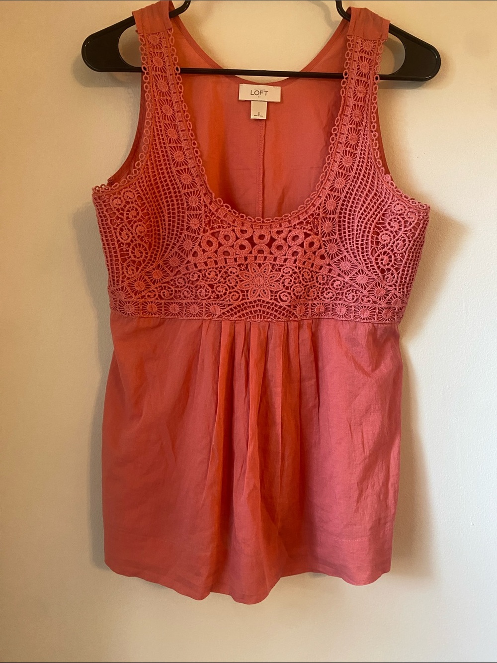 LOFT Coral Crochet-Trim Sleeveless Camisole
